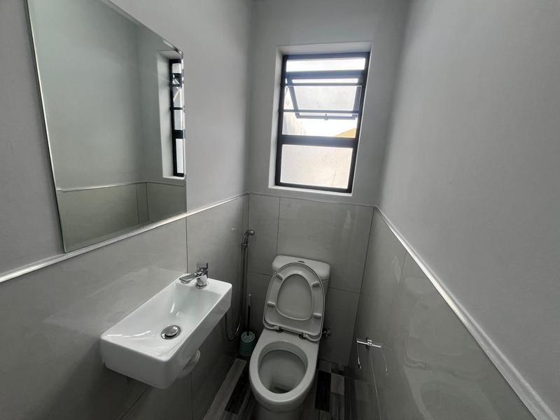 2 Bedroom Property for Sale in Kensington Western Cape